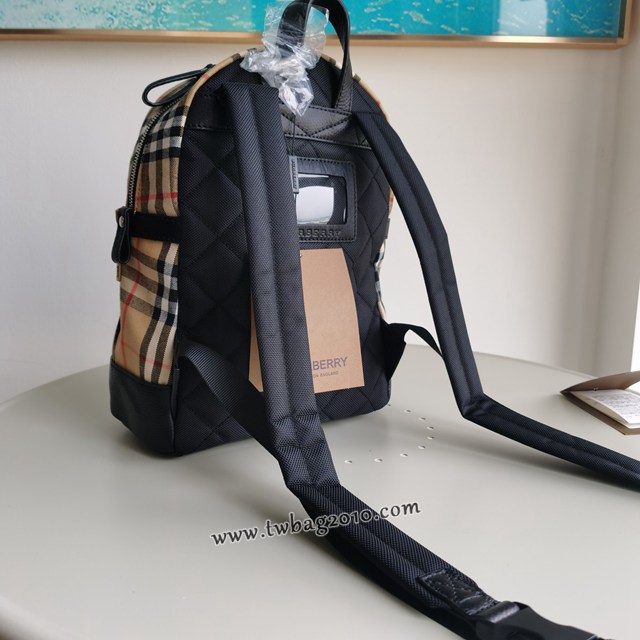 Burberry專門店新款格紋雙肩包 巴寶莉原版經典格子男士後背包 yxb1499